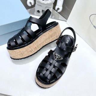 お洒落プラダ Rubber wedge platform sandals ウェッジサンダル コピー pur40331