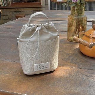 新色登場★メゾンマルジェラ コピーマイクロ Bucket Bag バケットバッグ Mav39673