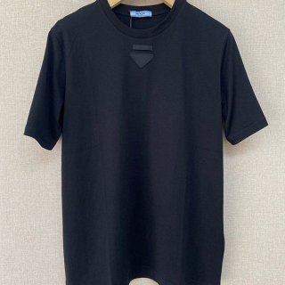 最新でオシャレ プラダ トライアングルロゴ 偽物 Tシャツ puz69144