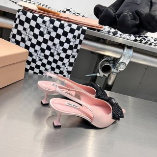 人気お洒落にミュウミュウ 偽物 パンプス ヒール5.5cm myr58479