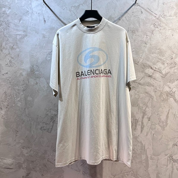 【送料込】バレンシアガ 偽物★SURFER ロゴTシャツ bak43913